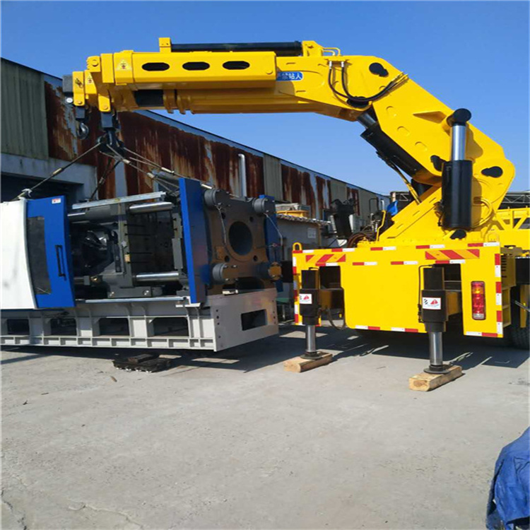 沧县 大吨位折臂吊出租费用解析：一小时租赁多少钱